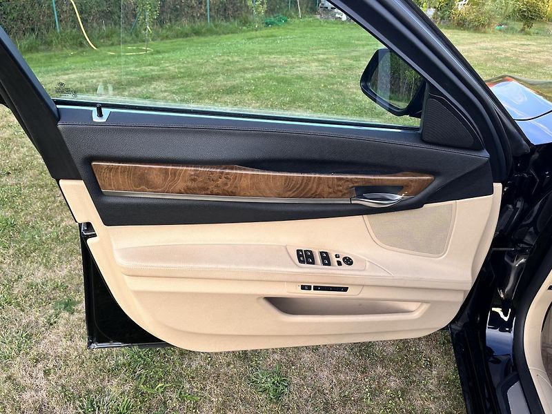 BMW Řada 7 740 LI,LONG,240KW,MINISTERSTVO - fotka 12 z 49