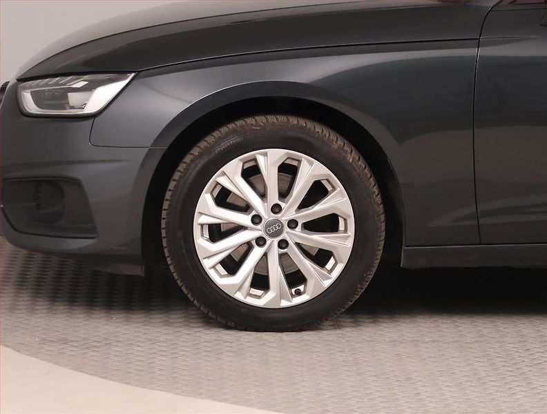 Audi A4 (2020) 35 TDI, Automat, Kůže, Navi - fotka 15 z 17