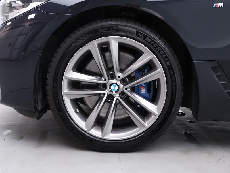 BMW Řada 6 3,0 250kW 640i xD GT CZ DPH - fotka 39 z 46