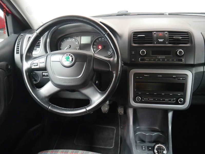 Škoda Fabia (2012) 1.2 TSI, AC. temp. - fotka 13 z 18