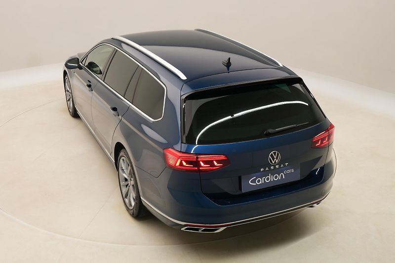 Volkswagen Passat VARIANT 2.0TDI DSG R-LINE CZ - fotka 17 z 55