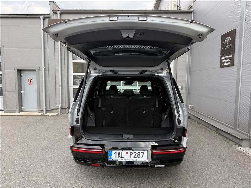 Hyundai Santa Fe 1,6 T HEV 4WD 7M  Calligraphy - fotka 24 z 30