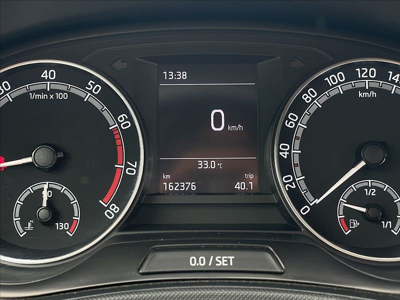 Škoda Fabia 1,0 TSI Ambition Plus PDC+AC - fotka 10 z 23