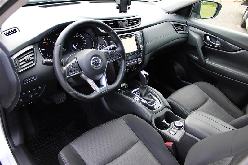 Nissan X-Trail 2,0 DCi 130kW 4x4, 360 kamera - fotka 10 z 30