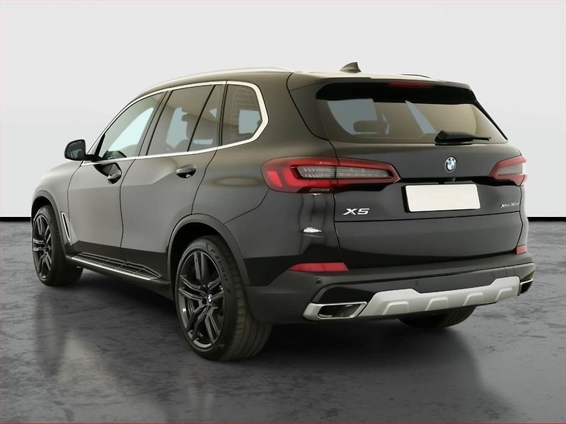 BMW X5 (2021) xDrive30d - fotka 4 z 21