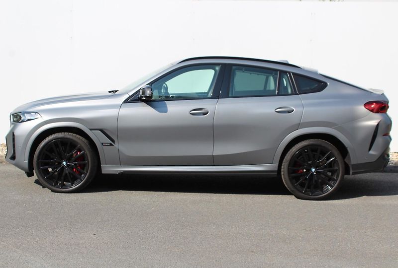 BMW X6 M60i xDrive, 390kW - fotka 9 z 27