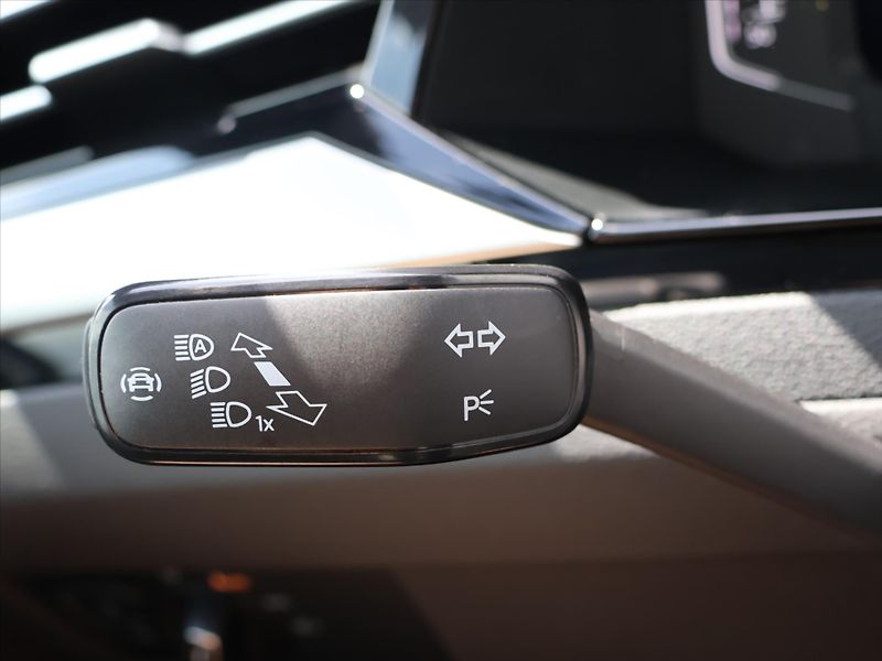 Volkswagen Arteon 2,0 TSI R 235kW 4Motion DSG DP - fotka 21 z 41