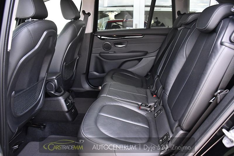 BMW Řada 2 216d GRAND TOURER TAŽNÉ 7MÍST - fotka 13 z 54