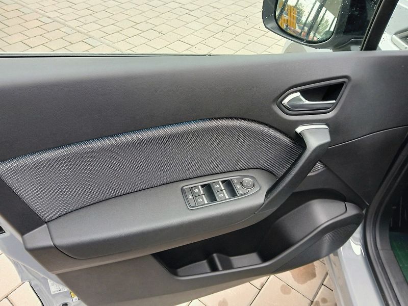 Renault Symbioz (2026) techno milf hybrid 140 pobočka - fotka 6 z 8