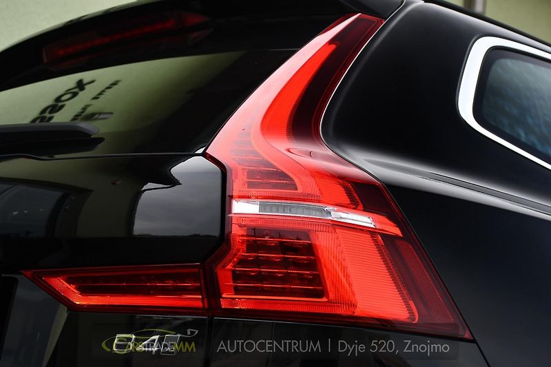 Volvo XC60 B4 AWD mHEV - fotka 44 z 44