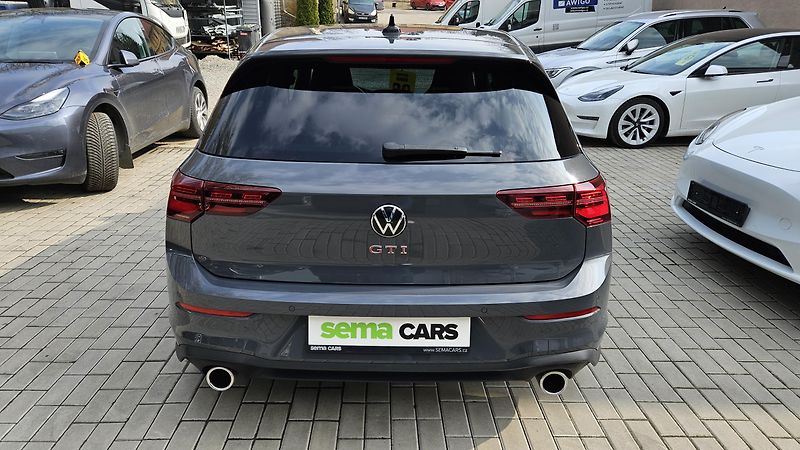 Volkswagen Golf (2023) GTI 2.0TSI 180kW DSG - fotka 6 z 36