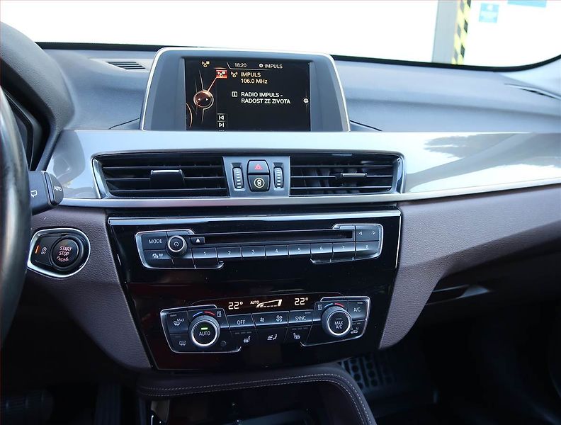 BMW X1 (2016) xDrive18d, 4X4, Automat - fotka 12 z 21