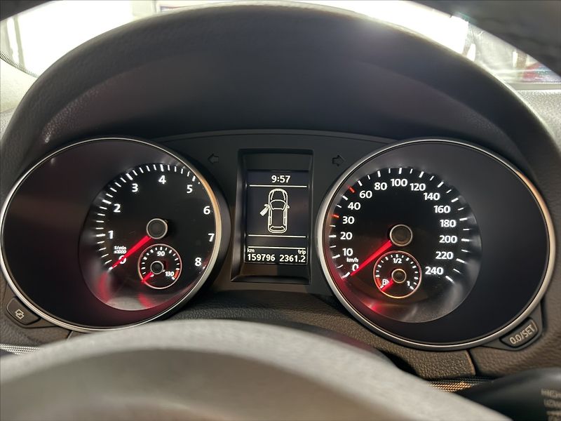 Volkswagen Golf 1,4   TSI STYLE BI-XEN NAVI - fotka 10 z 34