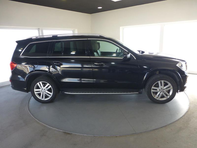 Mercedes-Benz GL (2014) 500-320KW*XENONY**7MÍST - fotka 5 z 33
