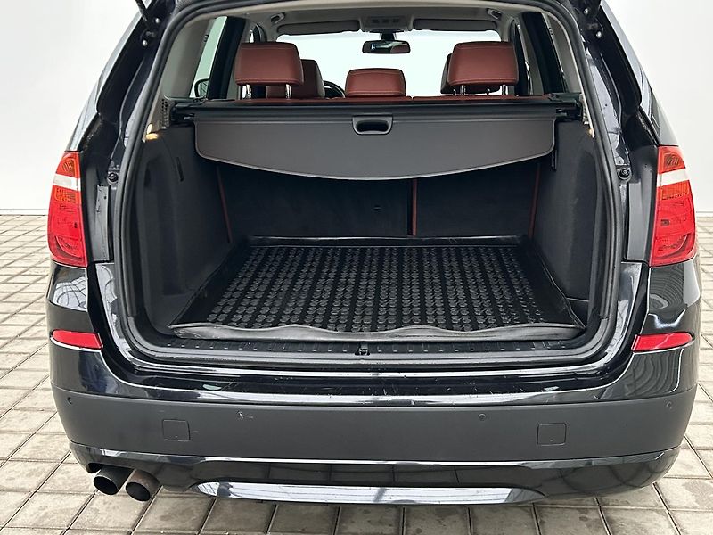 BMW X3 3.0 i 4x4 XDRIVE - fotka 9 z 23