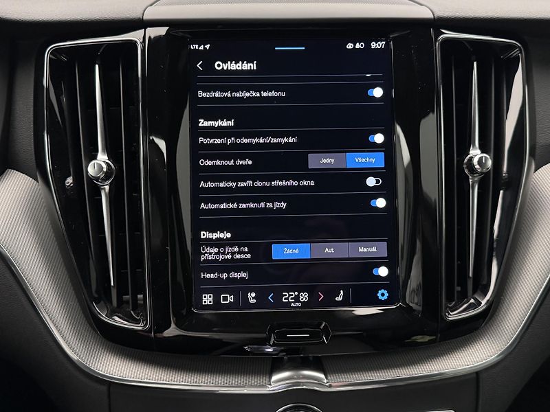 Volvo XC60 B5 AWD BLACK EDITION AUT  - fotka 44 z 49