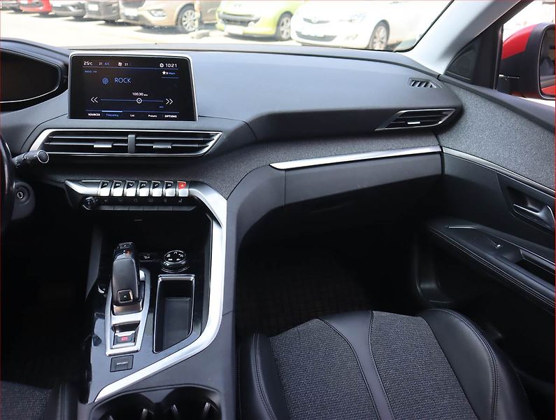 Peugeot 3008 (2018) 1.6 BlueHDi, Automat - fotka 8 z 20