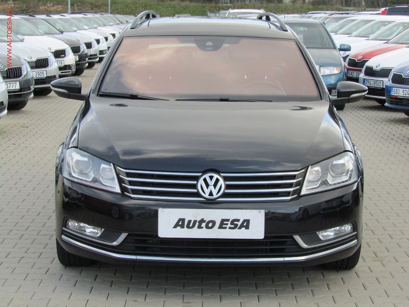 Volkswagen Passat (2014) 2.0TDi, Xenon, panor - fotka 2 z 19