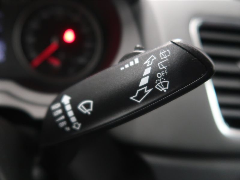 Audi Q3 2,0 TFSi 162 KW S-tronic Quatt - fotka 19 z 29