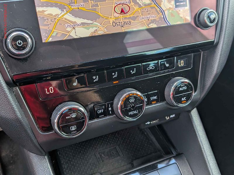 Škoda Octavia (2017) 1.6TDi, ČR, Style, LED, navi - fotka 15 z 15