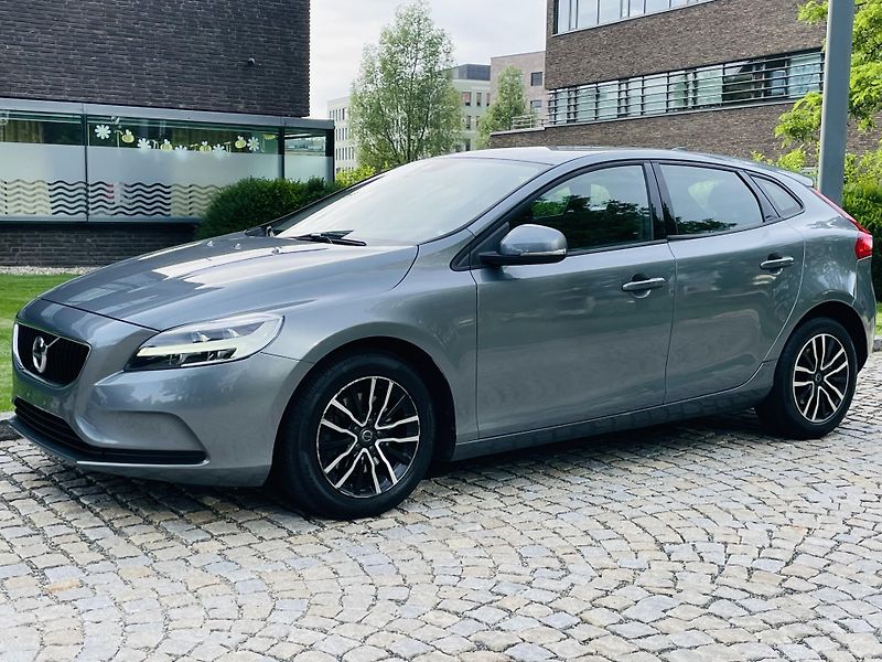 Volvo V40 2.0i MANUÁL KAMERA SERVISKA - fotka 5 z 45