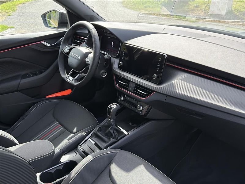 Škoda Kamiq 1,5 TSI 110 kW DSG Monte Carlo - fotka 10 z 35