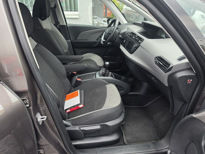 Citroën C4 Picasso 1.2 TCE TZ Masáž  - fotka 16 z 18