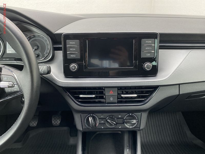 Škoda Kamiq (2022) 1.0 TSi, ČR, Ambition - fotka 12 z 16