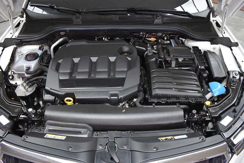Škoda Kamiq 1.6 TDI STYLE*KESSY*ČR 1.MAJ - fotka 33 z 40