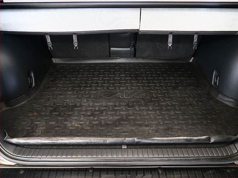 Toyota RAV4 (2011) 2.2 D-4D, 4X4, Tempomat - fotka 13 z 17