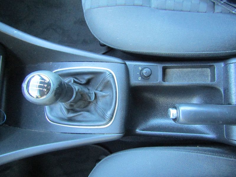 Audi A6 (2003) 1.9 TDI 96kW 2 SADY PNEU - fotka 31 z 33