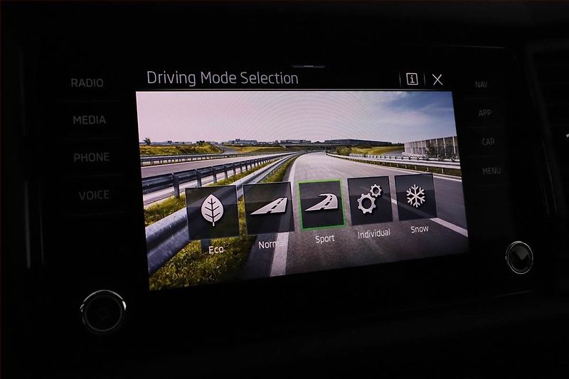 Škoda Kodiaq (2023) 2.0 TDI - fotka 11 z 20