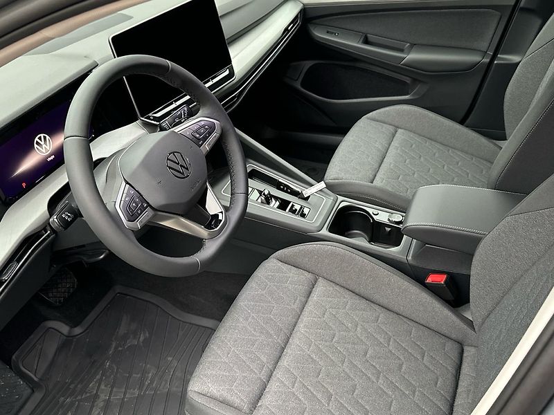 Volkswagen Golf Life 1,5 eTSI 7DSG mHEV - fotka 11 z 29