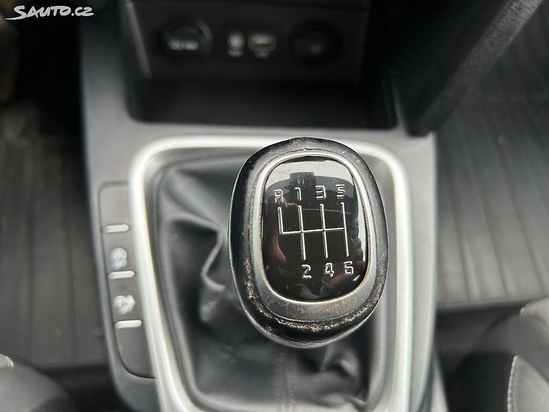 Kia Ceed (2018) 1.6 CRDi 100 KW - fotka 19 z 28