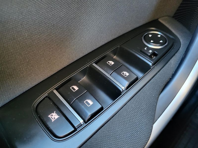 Kia Ceed 1.6 CRDi 85kW FRESH *ČR - fotka 18 z 42