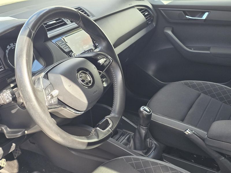 Škoda Fabia  IIIF Tour Ambition 1,0 TSI ( - fotka 5 z 6