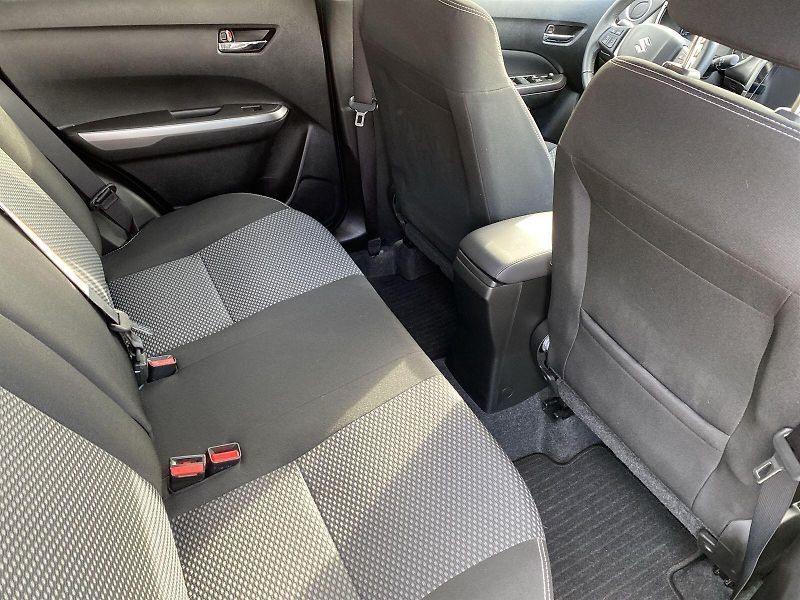 Suzuki Vitara (2024) 1.4 BoosterJet Premium - fotka 9 z 28