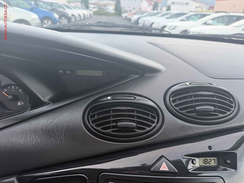 Ford Focus (2003) 1.6 16V, ČR, AC - fotka 13 z 15