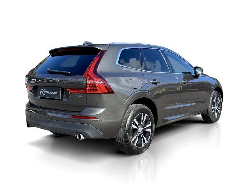 Volvo XC60 T5 AWD // MOMENTUM PRO  - fotka 5 z 49