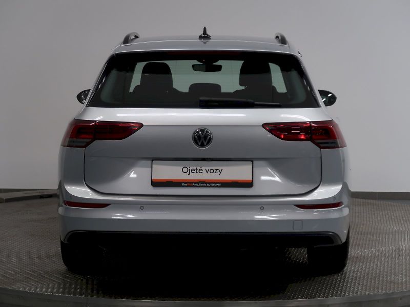 Volkswagen Golf (2021) LIFE 2.0TDI 85KW - fotka 9 z 38