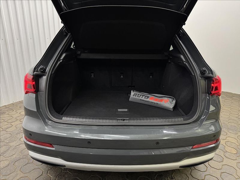 Audi Q3 45TFSI Quattro Pano - fotka 33 z 41