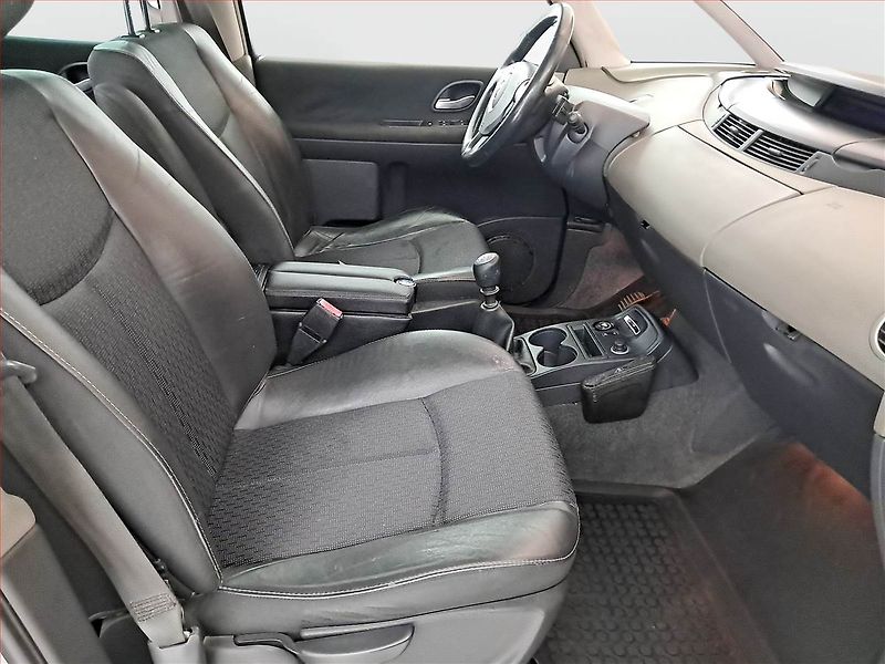 Renault Espace (2005) 2.2 dCi , 7 míst, po STK - fotka 9 z 17