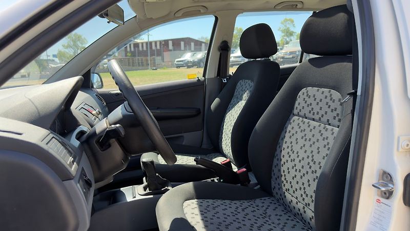 Škoda Fabia 1.2i 12V ČR 1. maj - fotka 12 z 25