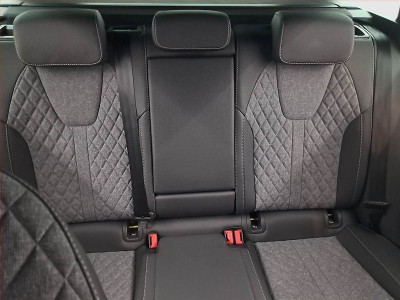 Škoda Octavia (2025) 2.0 TDI, Sportline - fotka 10 z 23