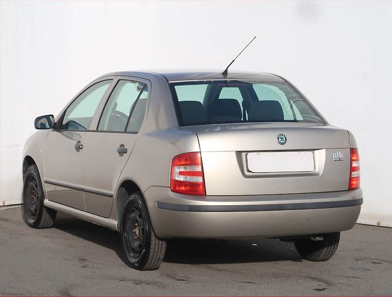 Škoda Fabia (2005) 1.2 12V, nová STK, zamluveno - fotka 4 z 13