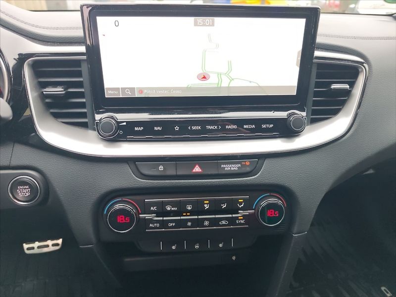 Kia XCeed 1,5 T-GDI GT-Line AT - fotka 9 z 11