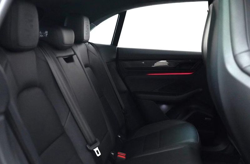 Porsche Macan Turbo GTS Matrix Kamera HuD - fotka 9 z 22