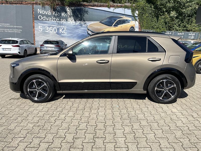 Kia Niro (2026) 1,6 HEV 6DCT STYLE 2027 - fotka 6 z 28