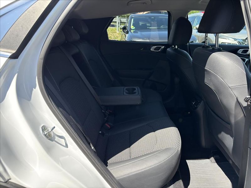 Kia XCeed 1,5 TGDi TOP ZÁRUKA KAMERA NAV - fotka 16 z 43
