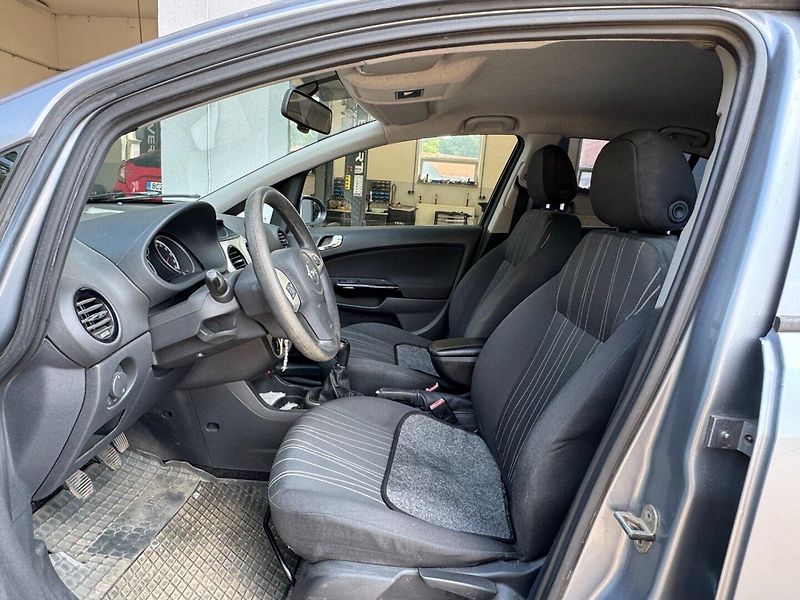 Opel Corsa (2008) 1.2 16V - fotka 9 z 21